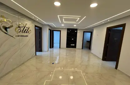 Office Space - 3 Bedrooms - 2 Bathrooms for rent in Maadi - Hay El Maadi - Cairo