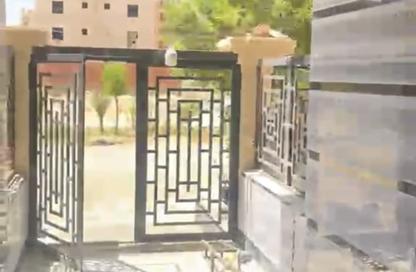 Apartment - 3 Bedrooms - 3 Bathrooms for sale in Bait Alwatan - The 5th Settlement - New Cairo City - Cairo