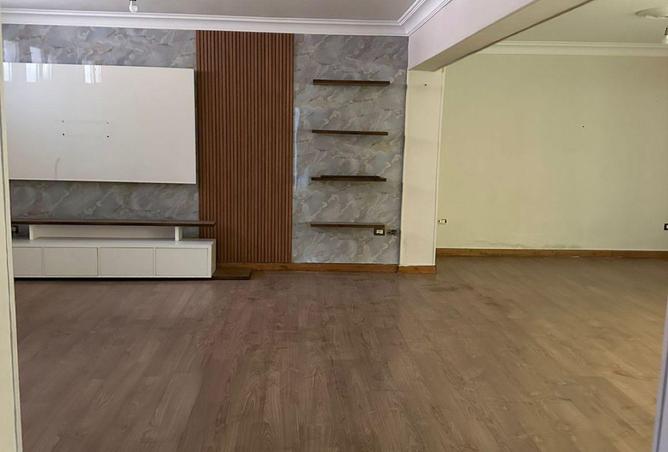 57242709 - Property Image 3