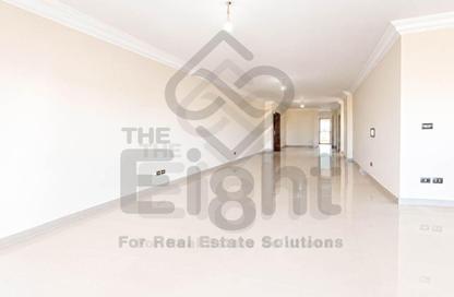 شقة - 3 - 3 للبيع في شارع السيدة سكينة إبنت الحسين - كفر عبده - رشدي - حي شرق - الاسكندرية