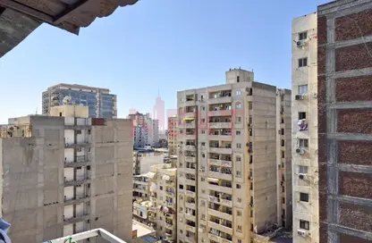 شقة - 3 غرف نوم - 2 حمامات للبيع في كامب شيزار - حي وسط - الاسكندرية