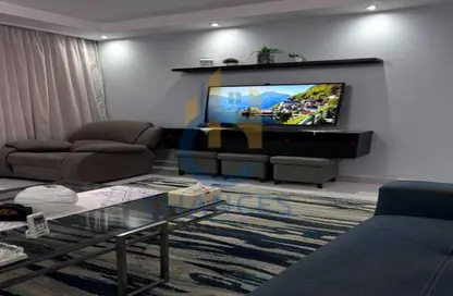 Apartment - 2 Bedrooms - 2 Bathrooms for sale in Cornish El Nile St. - Maadi - Hay El Maadi - Cairo