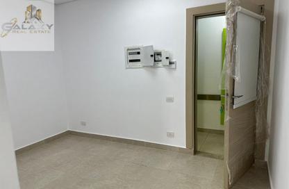 Clinic - Studio - 1 Bathroom for rent in Al Shorouk Road - 1st Neighborhood - 8th District - Shorouk City - Cairo