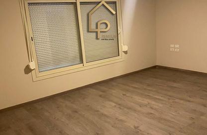 شقة - 2 غرف نوم - 3 حمامات للايجار في نيو جيزة - طريق مصر اسكندرية الصحراوي - مدينة 6 أكتوبر - الجيزة