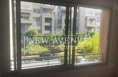 شقة - 2 غرف نوم - 2 حمامات للبيع في فيلدج جيت - المستثمرين الجنوبية - مدينة القاهرة الجديدة - القاهرة