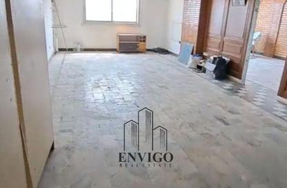 Apartment - 3 Bedrooms - 2 Bathrooms for sale in Mubarak St. - Ard El Golf - Heliopolis - Masr El Gedida - Cairo