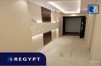 Office Space - 2 Bedrooms - 1 Bathroom for rent in Zahraa Al Maadi St. - Degla - Hay El Maadi - Cairo
