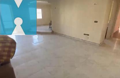 شقة - 3 غرف نوم - 2 حمامات للبيع في حدائق المهندسين - الحي الرابع - الشيخ زايد - الجيزة