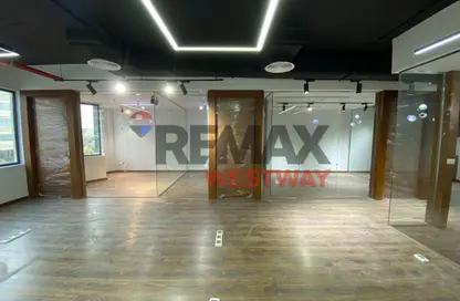 مساحات مكتبية - 4 غرف نوم - 1 حمام للايجار في اركان بلازا - محور 26 يوليو - الشيخ زايد - الجيزة