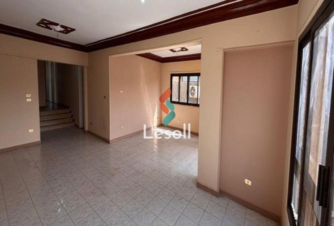 8594032 - Property Image 3