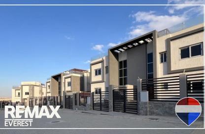 Villa - 3 Bedrooms - 4 Bathrooms for sale in Al Khamayel city - Sheikh Zayed Compounds - Sheikh Zayed City - Giza