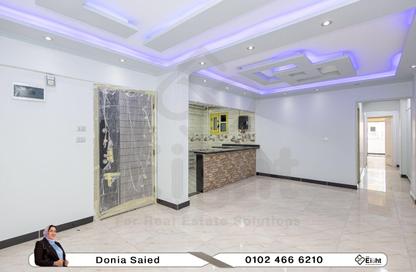 Apartment - 2 Bedrooms - 1 Bathroom for sale in Gamal Abdel Nasser Road - Sidi Beshr - Hay Awal El Montazah - Alexandria