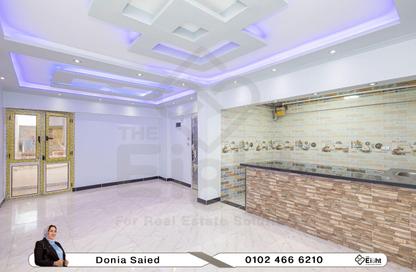 Apartment - 2 Bedrooms - 1 Bathroom for sale in Gamal Abdel Nasser Road - Sidi Beshr - Hay Awal El Montazah - Alexandria