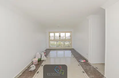 شقة - 3 غرف نوم - 2 حمامات للايجار في شارع الدكتور حلمي بهجت بدوي - الإبراهيمية - حي وسط - الاسكندرية