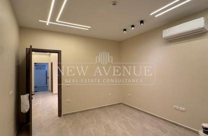 Office Space - Studio - 1 Bathroom for rent in Lake View Residence - 5th Settlement Compounds - The 5th Settlement - New Cairo City - Cairo