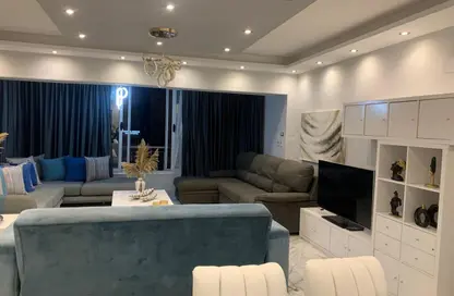 Apartment - 2 Bedrooms - 2 Bathrooms for sale in Makram Ebeid St. - 6th Zone - Nasr City - Cairo