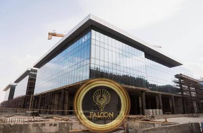 Retail - Studio - 3 Bathrooms for sale in Golden Gate - South Teseen St. - The 5th Settlement - New Cairo City - Cairo