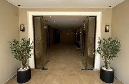 Apartment - 3 Bedrooms - 3 Bathrooms for sale in Village West - Sheikh Zayed Compounds - Sheikh Zayed City - Giza