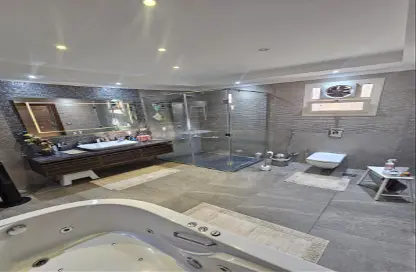 شقة - 5 غرف نوم - 2 حمامات للايجار في شارع الشويفات - الحي الاول - التجمع الخامس - مدينة القاهرة الجديدة - القاهرة