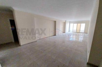 Apartment - 3 Bedrooms - 2 Bathrooms for rent in Grand View - Smouha - Hay Sharq - Alexandria