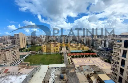 شقة - 3 غرف نوم - 1 حمام للبيع في شارع محمد الاقبال - لوران - حي شرق - الاسكندرية