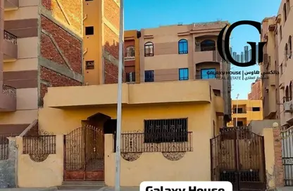 بناية كاملة - 3 غرف نوم - 2 حمامات للبيع في الاسكان العائلي - مدينة الشروق - القاهرة
