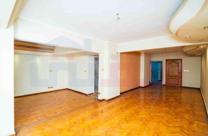 Apartment - 4 Bedrooms - 2 Bathrooms for sale in Mostafa Kamel St. - Smouha - Hay Sharq - Alexandria