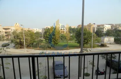 Apartment - 4 Bedrooms - 3 Bathrooms for sale in Area B - Ganoob El Acadimia - New Cairo City - Cairo