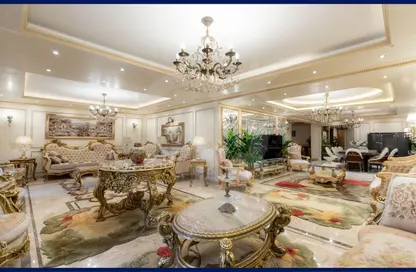 شقة - 6 غرف نوم - 4 حمامات للبيع في شارع غزه - سابا باشا - حي شرق - الاسكندرية