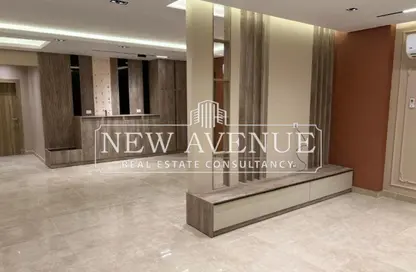 Apartment - 4 Bedrooms - 4 Bathrooms for sale in Moon Residences - Fifth Square - The 5th Settlement - New Cairo City - Cairo