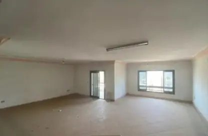 شقة - 3 غرف نوم - 2 حمامات للبيع في شارع عباس زعزوع - الحي السابع - مدينة نصر - القاهرة شقة - 3 غرف نوم - 2 حمامات للبيع في شارع عباس زعزوع - الحي السابع - مدينة نصر - القاهرة