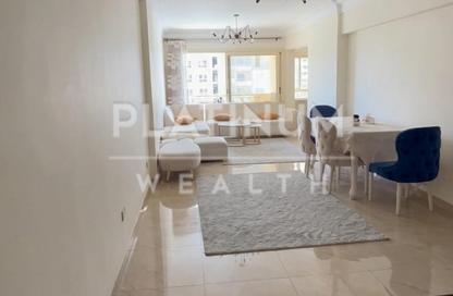 Apartment - 2 Bedrooms - 1 Bathroom for sale in Madkhal Al Gamaa St. - Smouha - Hay Sharq - Alexandria