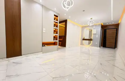 شقة - 3 غرف نوم - 2 حمامات للبيع في البوابة الثالثة القديمة - خفرع - حدائق الاهرام - الجيزة