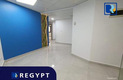 Clinic - Studio - 1 for rent in Cornish El Nile St. - Maadi - Hay El Maadi - Cairo