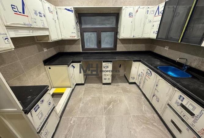 96582930 - Property Image 2