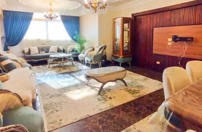 شقة - 3 غرف نوم - 2 حمامات للبيع في جليم - حي شرق - الاسكندرية