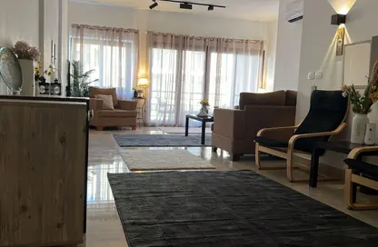 شقة - 3 غرف نوم - 2 حمامات للايجار في مون ريزيدنس - فيفث سكوير - التجمع الخامس - مدينة القاهرة الجديدة - القاهرة