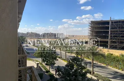 Apartment - 4 Bedrooms - 4 Bathrooms for sale in Hyde Park - New Cairo City - Cairo