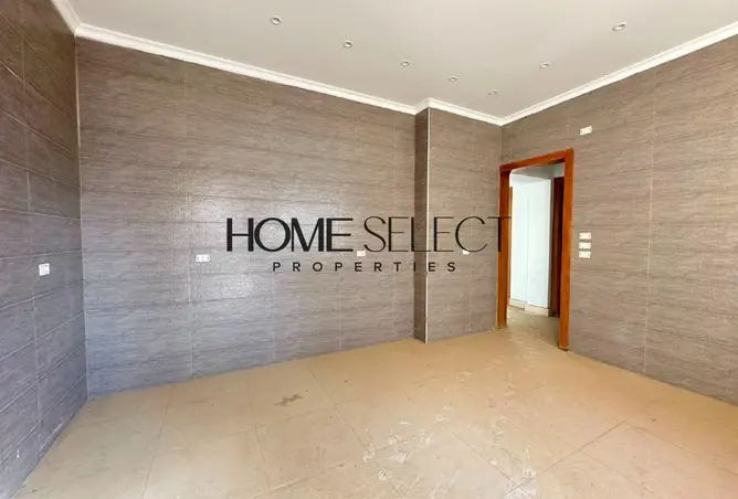 98004700 - Property Image 2