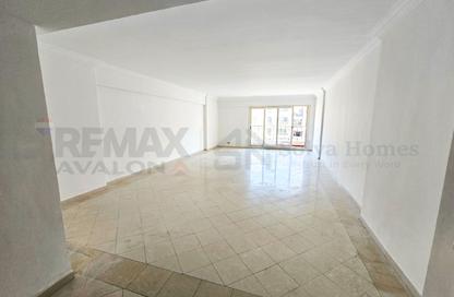 Apartment - 3 Bedrooms - 2 Bathrooms for rent in Mohamed Fawzy Moaz St. - Smouha - Hay Sharq - Alexandria Apartment - 3 Bedrooms - 2 Bathrooms for rent in Mohamed Fawzy Moaz St. - Smouha - Hay Sharq - Alexandria