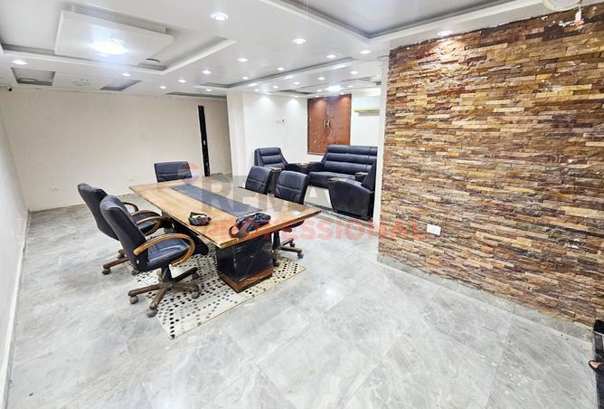 102898459 - Property Image 2