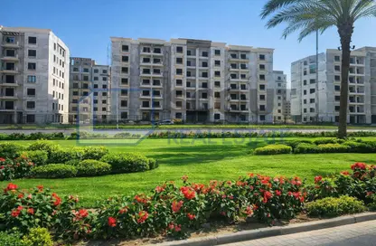 Apartment - 2 Bedrooms - 2 Bathrooms for sale in Mohamed Naguib Axis - North Investors Area - New Cairo City - Cairo