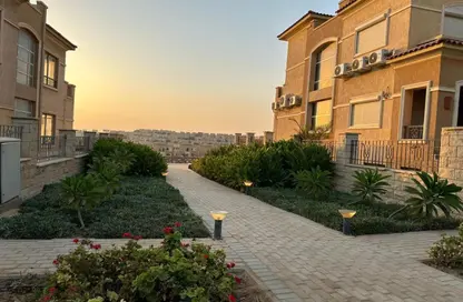 Villa - 6 Bedrooms - 5 Bathrooms for rent in Mohamed Hussein Mahmoud St. - Area E - Ganoob El Acadimia - New Cairo City - Cairo