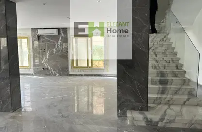 فيلا - 5 غرف نوم - 4 حمامات للايجار في سيليستا هيلز - اب تاون كايرو - المقطم - القاهرة