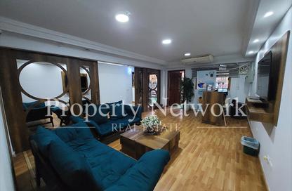 Clinic - Studio - 2 Bathrooms for rent in Cornish El Nile St. - Maadi - Hay El Maadi - Cairo