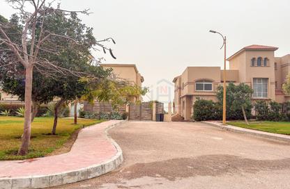 Townhouse - 3 - 2 for sale in Alex West - Alexandria Compounds - Alexandria