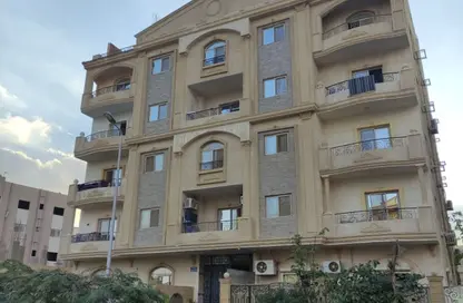 Apartment - 3 Bedrooms - 2 Bathrooms for sale in Bait Alwatan - The 5th Settlement - New Cairo City - Cairo