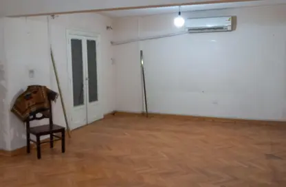 شقة - 3 غرف نوم - 2 حمامات للايجار في شارع المساحه - الدقي - الجيزة