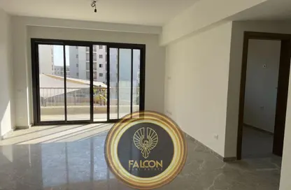 Apartment - 4 Bedrooms - 2 Bathrooms for sale in District 5 - 5th Settlement Compounds - The 5th Settlement - New Cairo City - Cairo