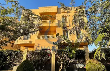 Roof - 1 Bedroom for sale in Amr Ibn Al Aas St. - Area E - Ganoob El Acadimia - New Cairo City - Cairo